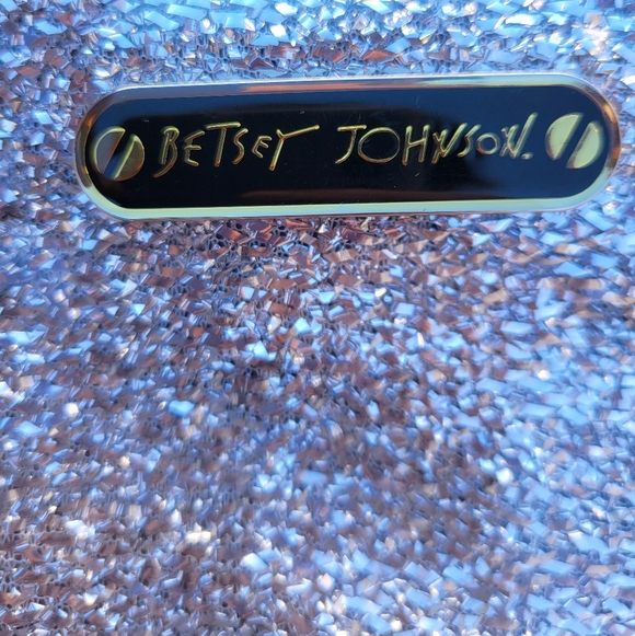 Betsy Johnson Logo Silver Metallic Clutch. - Picture 4 of 14